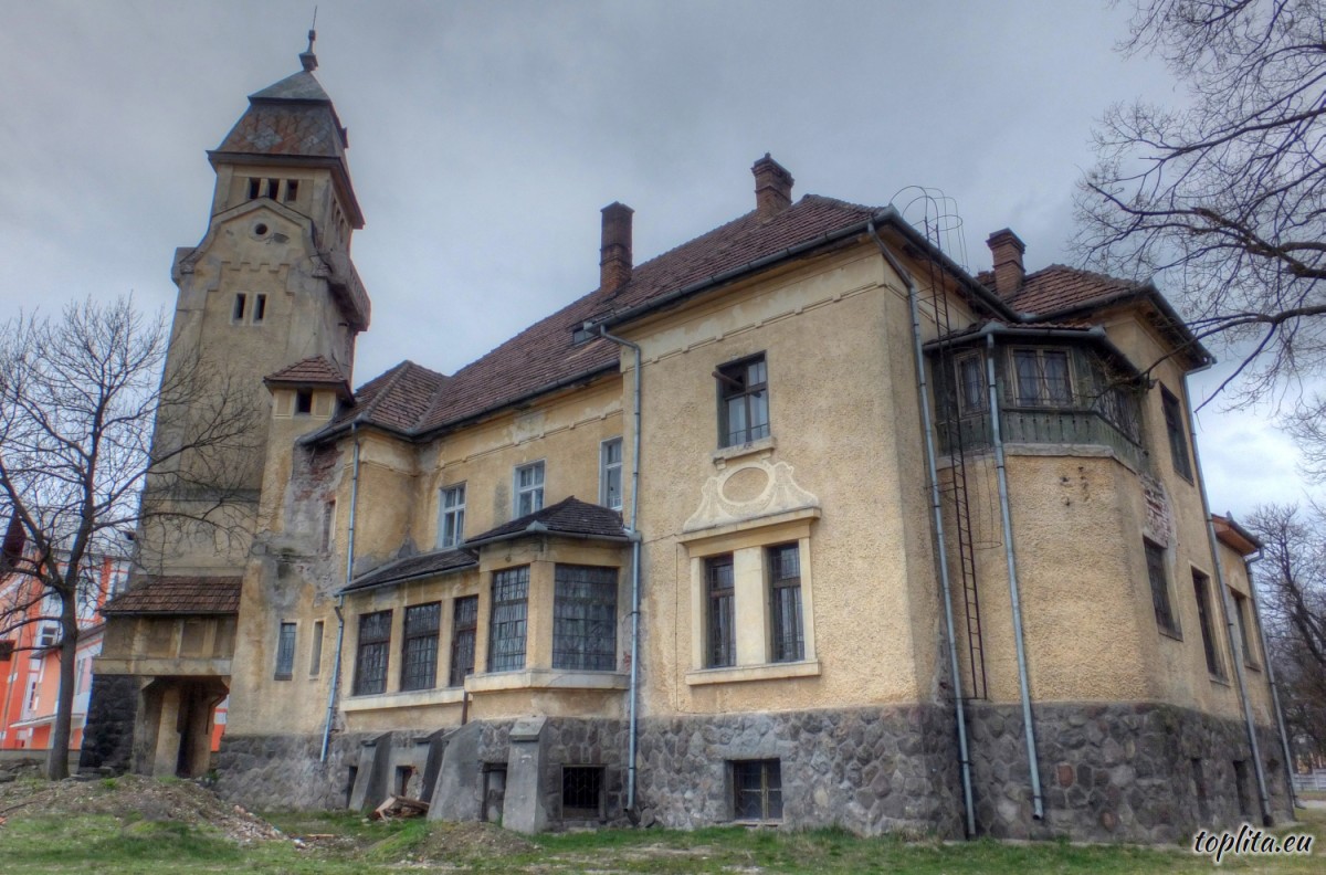 Castelul Urmanczy | toplita.eu
